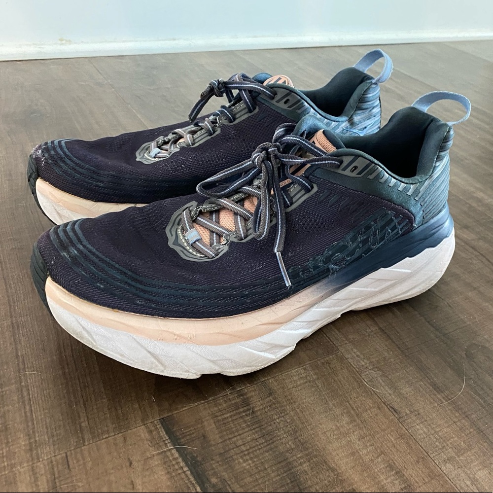 Hoka One One Women’s 9.5 wide Bondi 6